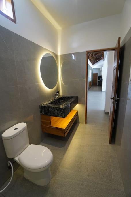 Villa Vespa Lovina Exterior photo