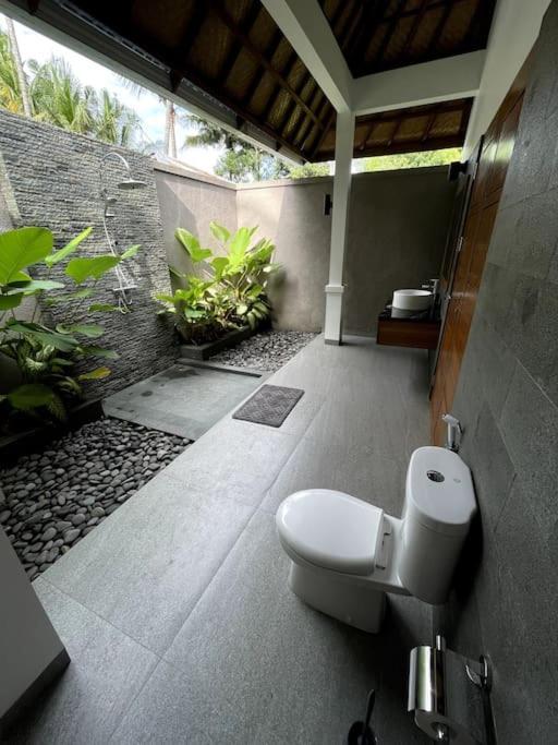 Villa Vespa Lovina Exterior photo