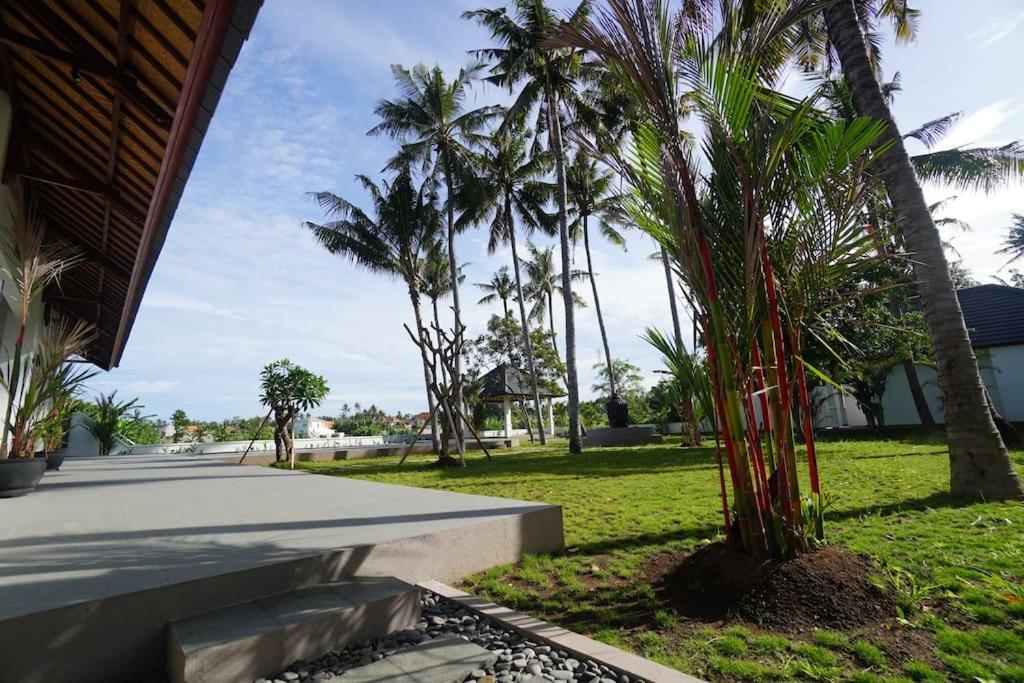 Villa Vespa Lovina Exterior photo